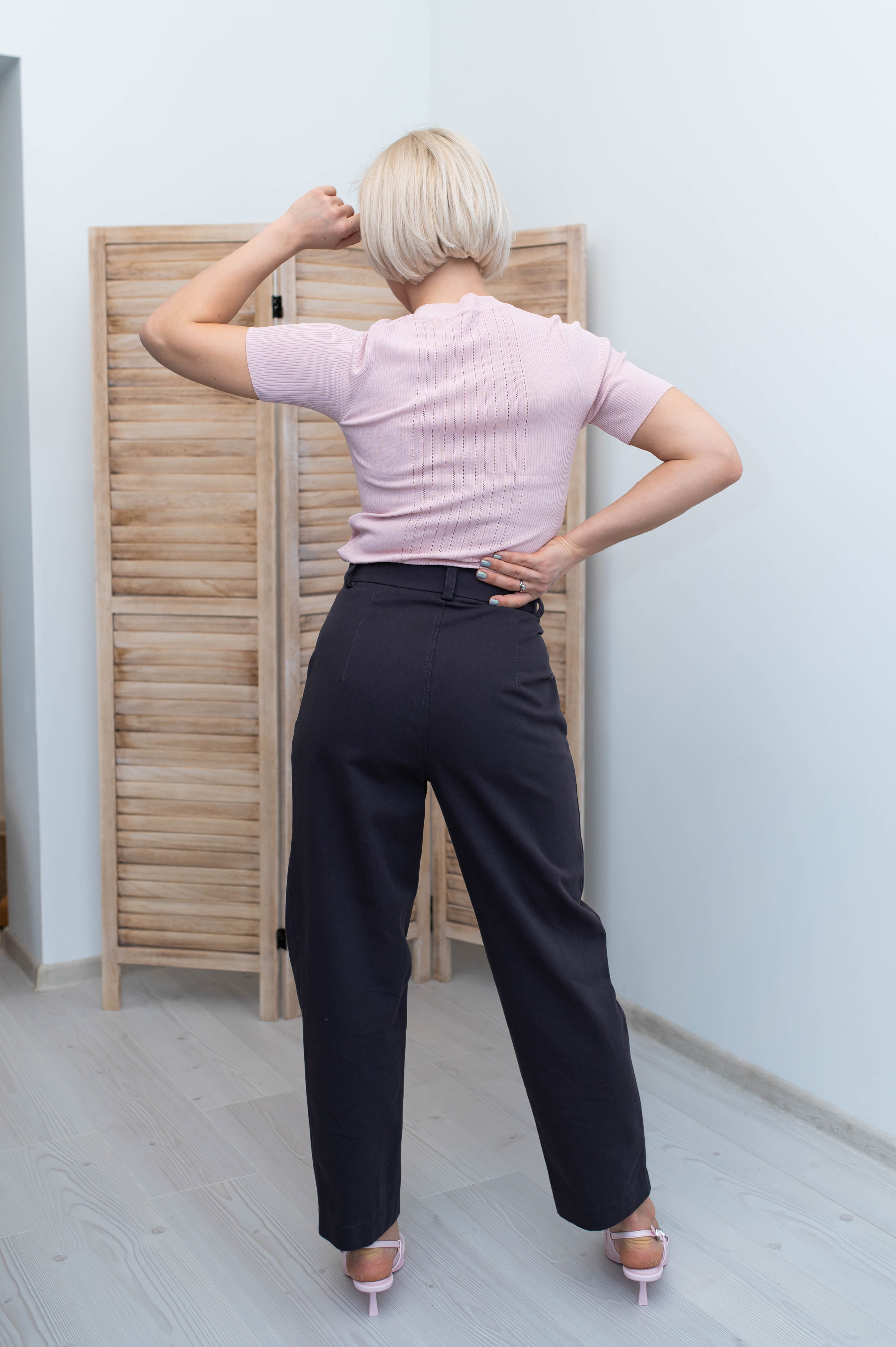 Tied up pants Main image