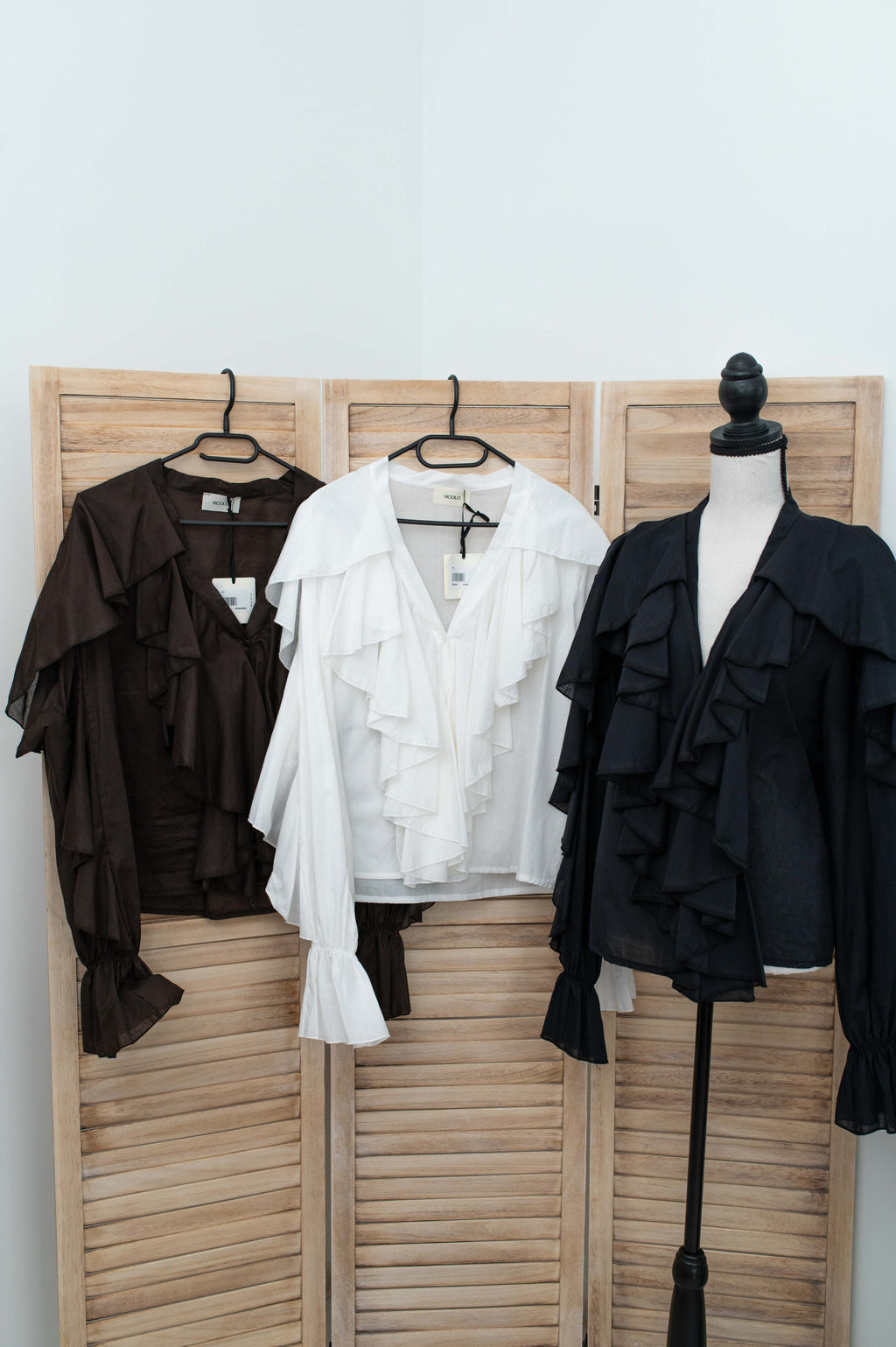 Blouse with ruffles "Vicolo"
