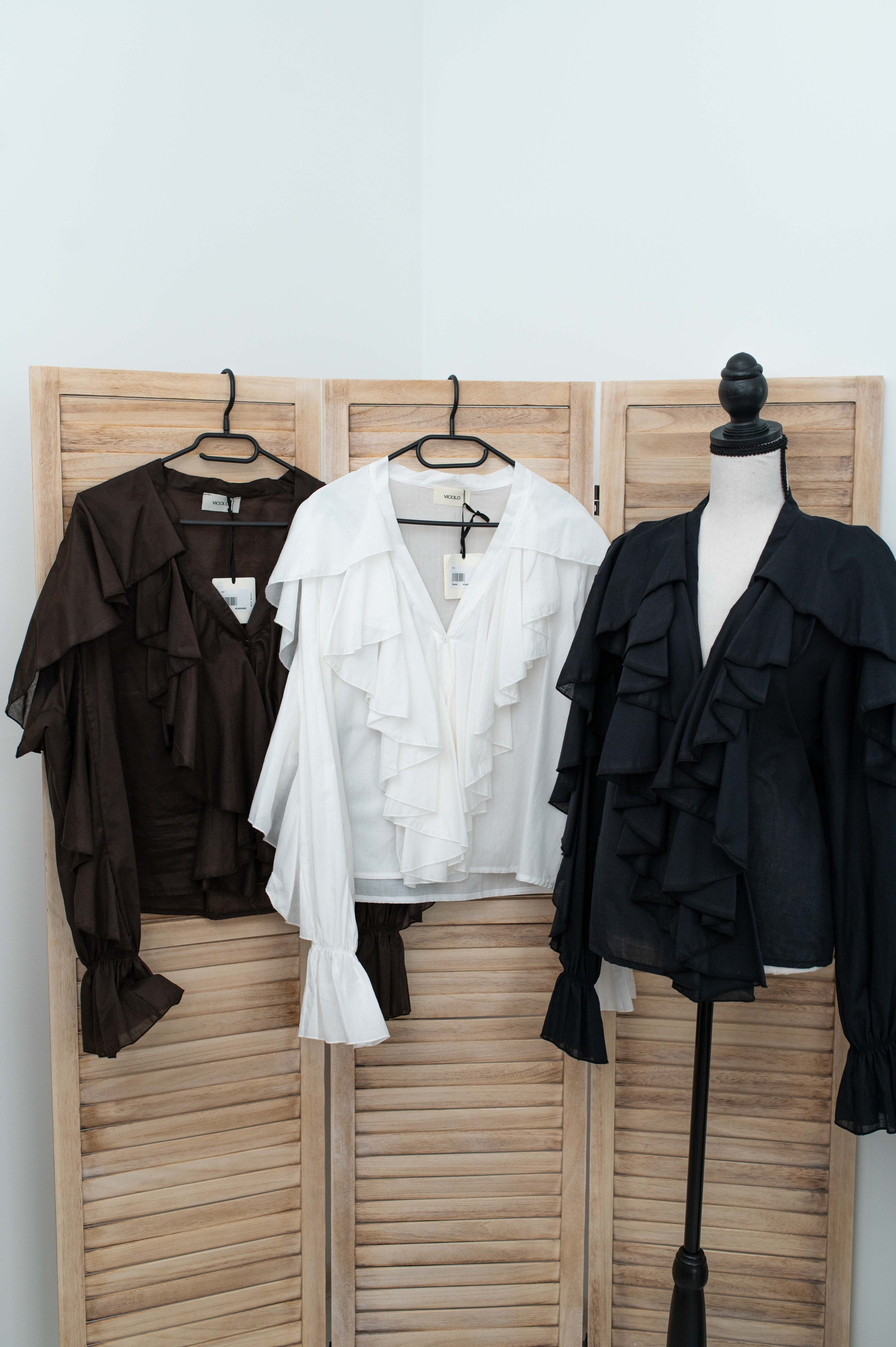 Blouse with ruffles "Vicolo"